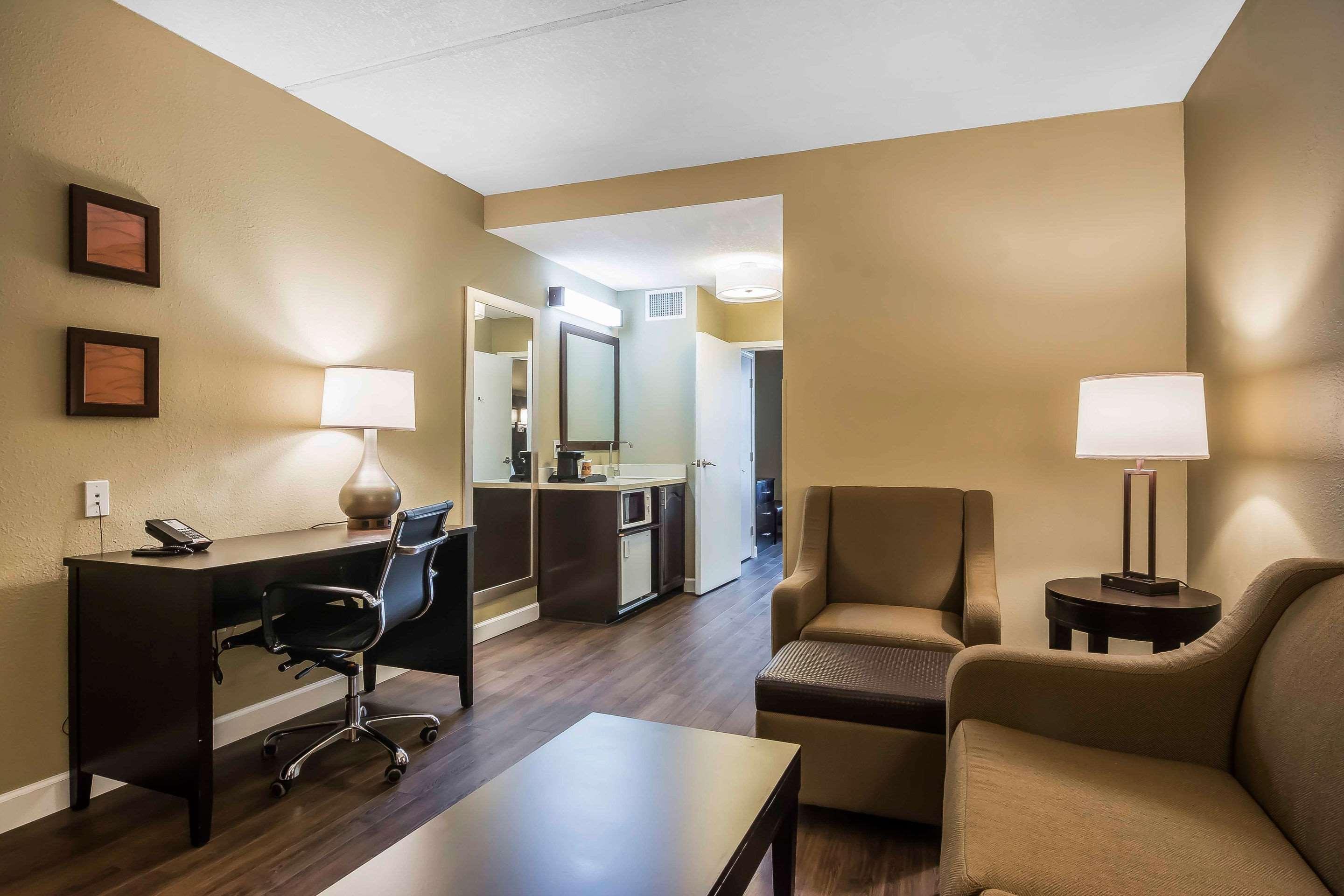 Comfort Inn & Suites Near Six Flags Lithia Springs Dış mekan fotoğraf
